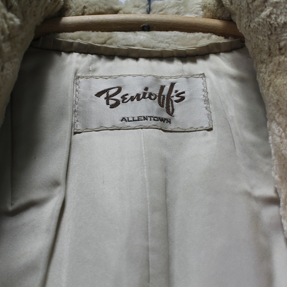 Vintage1960's Woman's Sheared Beaver Fur Coat - Picture 5 of 11